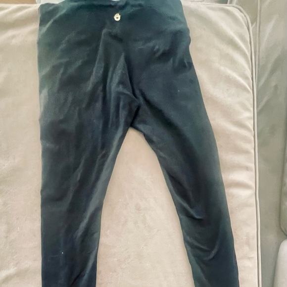 Spiritual Gangster Black leggings. Inside pocket. - Picture 4 of 13